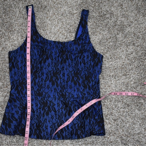 Express Lace Peplum Top size M - Picture 6 of 8